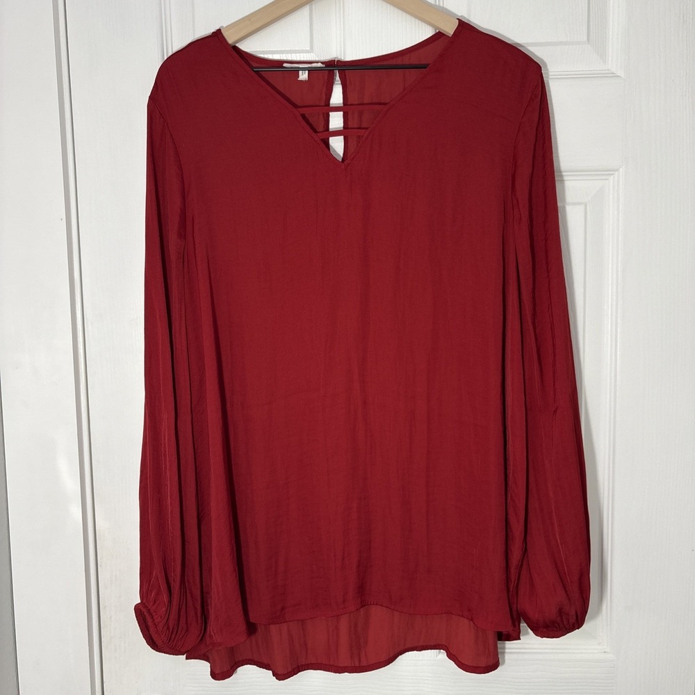 Maurices Popover Red V Neck Blouse Size 1 Long Balloon Sleeve Lightweight Flowy